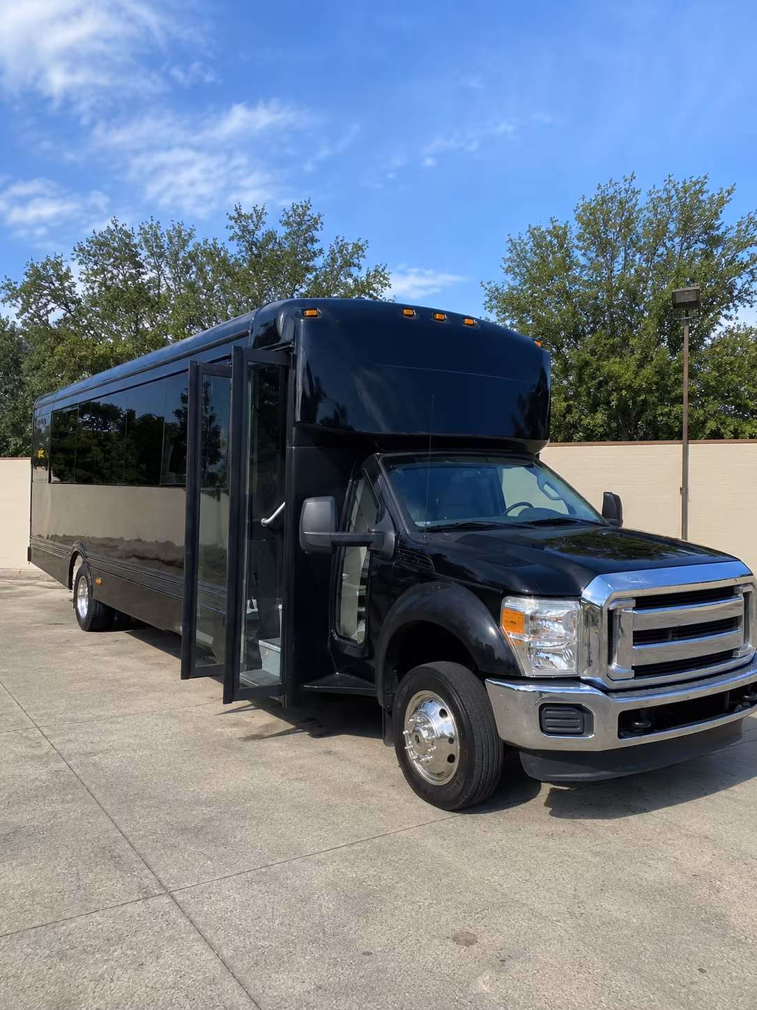 egg harbor 20 passenger party bus