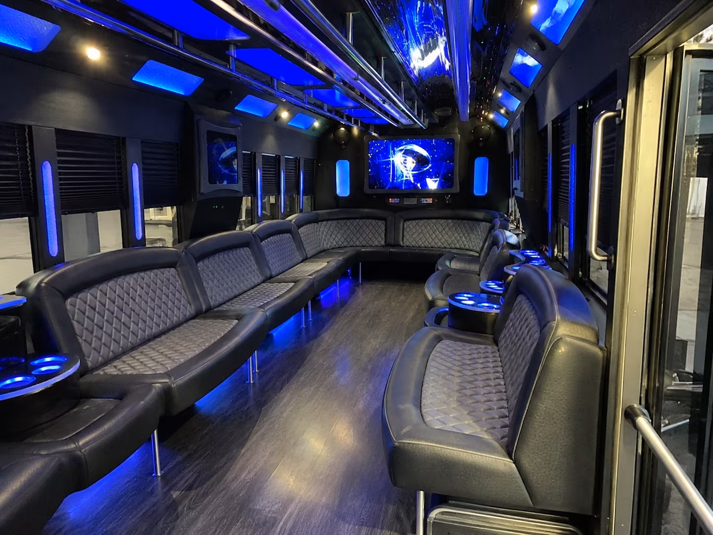 egg harbor 28 passenger party bus interior